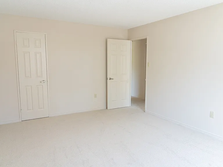 655 Windermere Rd — Photo 34