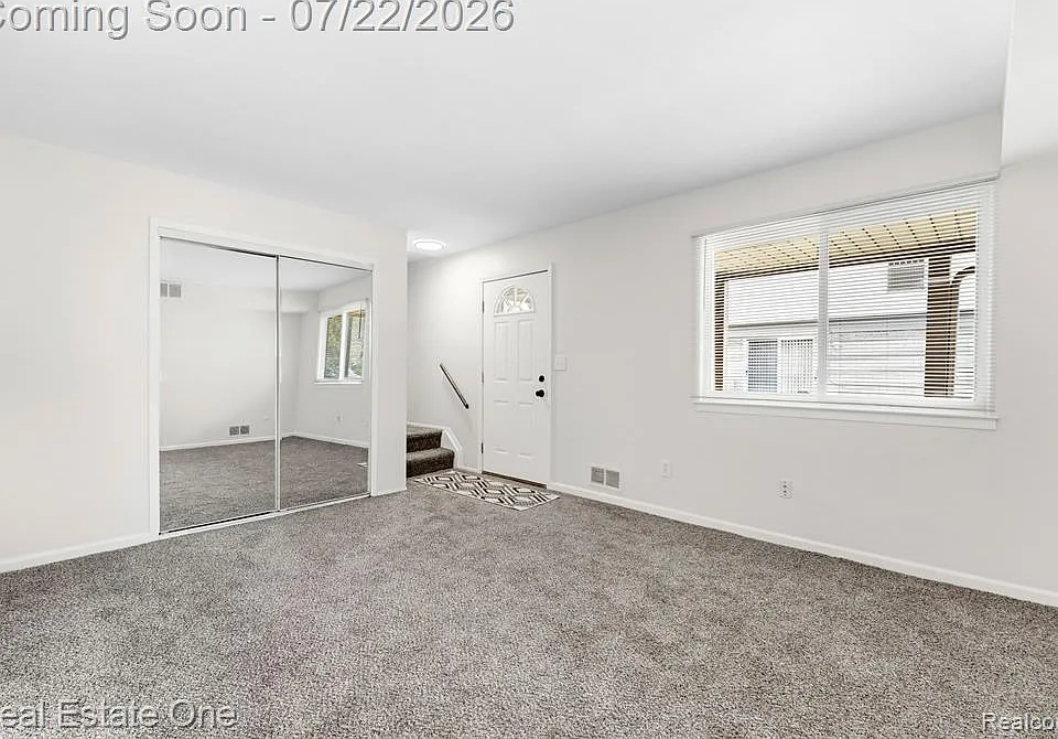 15588 Dupage Blvd