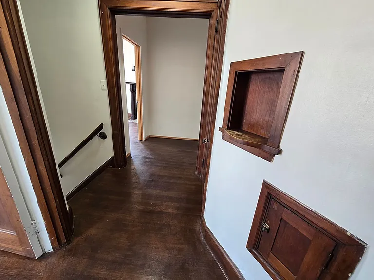 3745 Saint Lawrence Ave — Photo 16