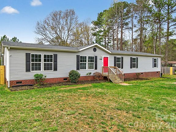 3rd image of 922 Lavender Rd