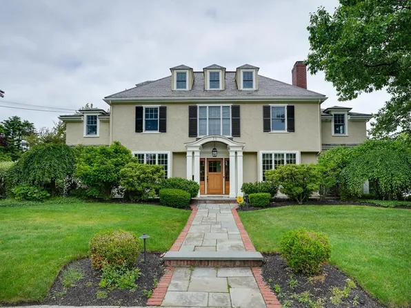 73 Bacon St, Winchester, MA 01890