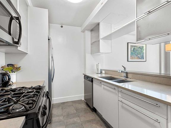 4th image of 350 E 55th St #1