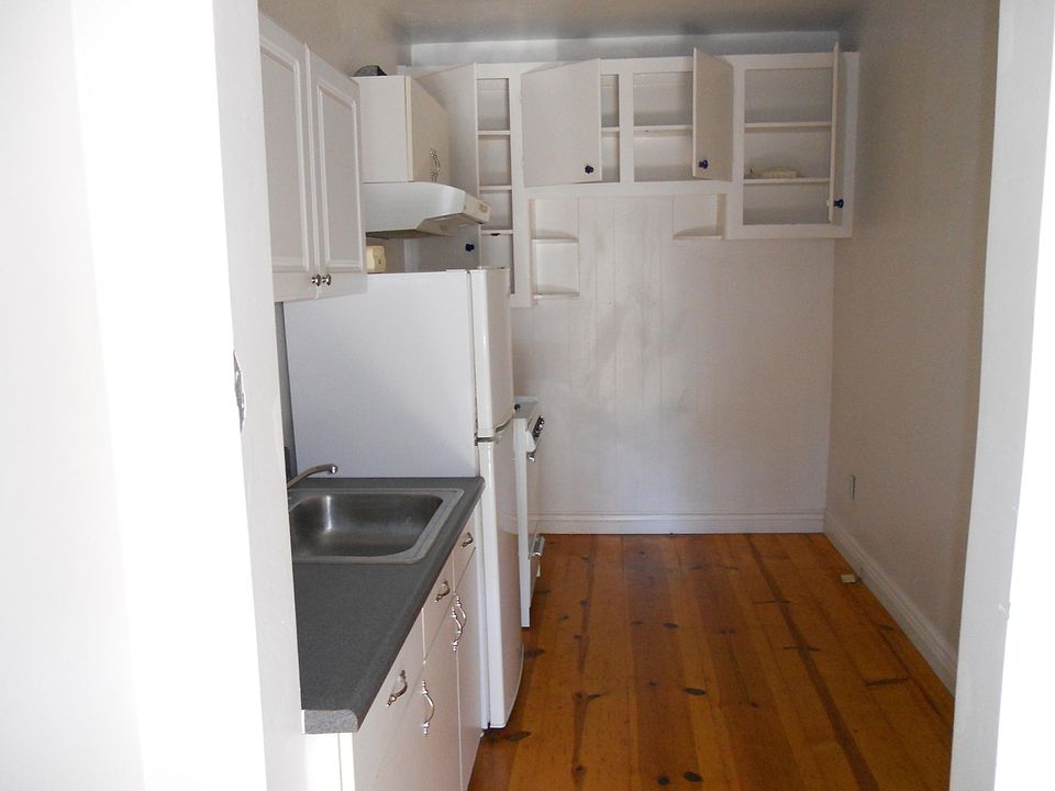 2nd image of 703 Castillo St #3