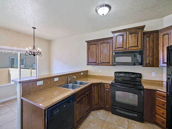 2nd image of 2604 W Cottonwood Dr