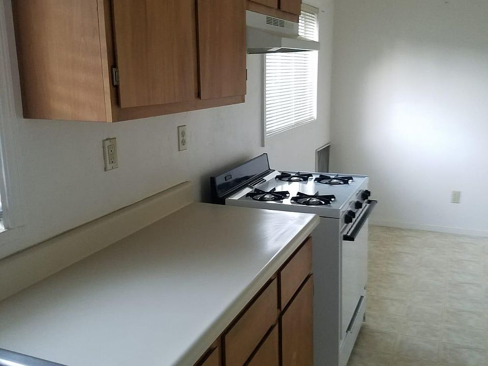 1st image of 701 Pecan St APT B