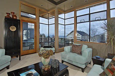Living Room-West facing