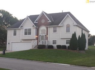 505 Shoreview Dr, Raymore, MO 64083