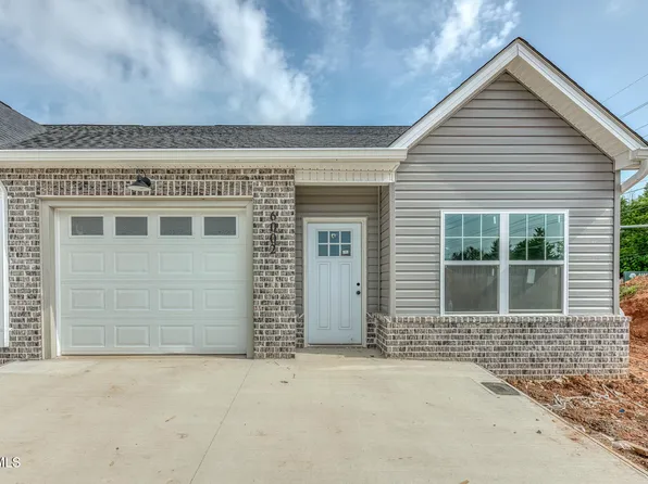 6002 Ashlynn Oaks Private Dr, Blountville, TN 37617