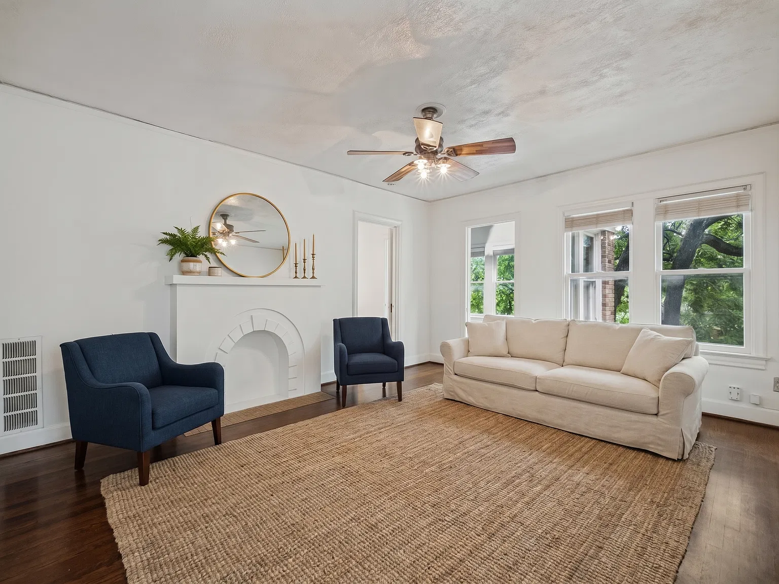 2 bed, 1150 sqft, $1,875 — Photo 4