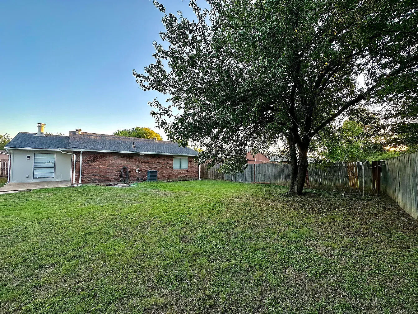 3 bed, 1565 sqft, $2,150 — Photo 4