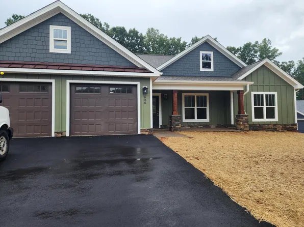 21 Farm Dr, Moneta, VA 24121