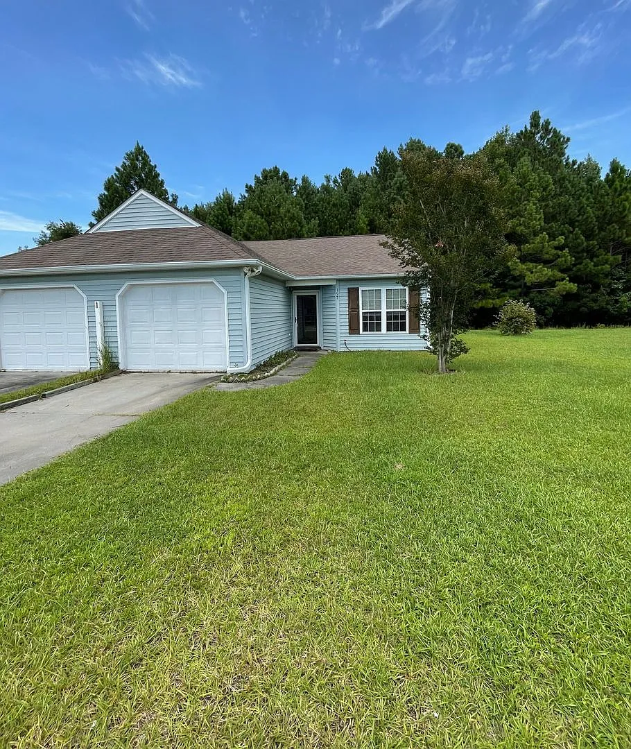 Modern 2-Bedroom Duplex in Havelock — Photo 1