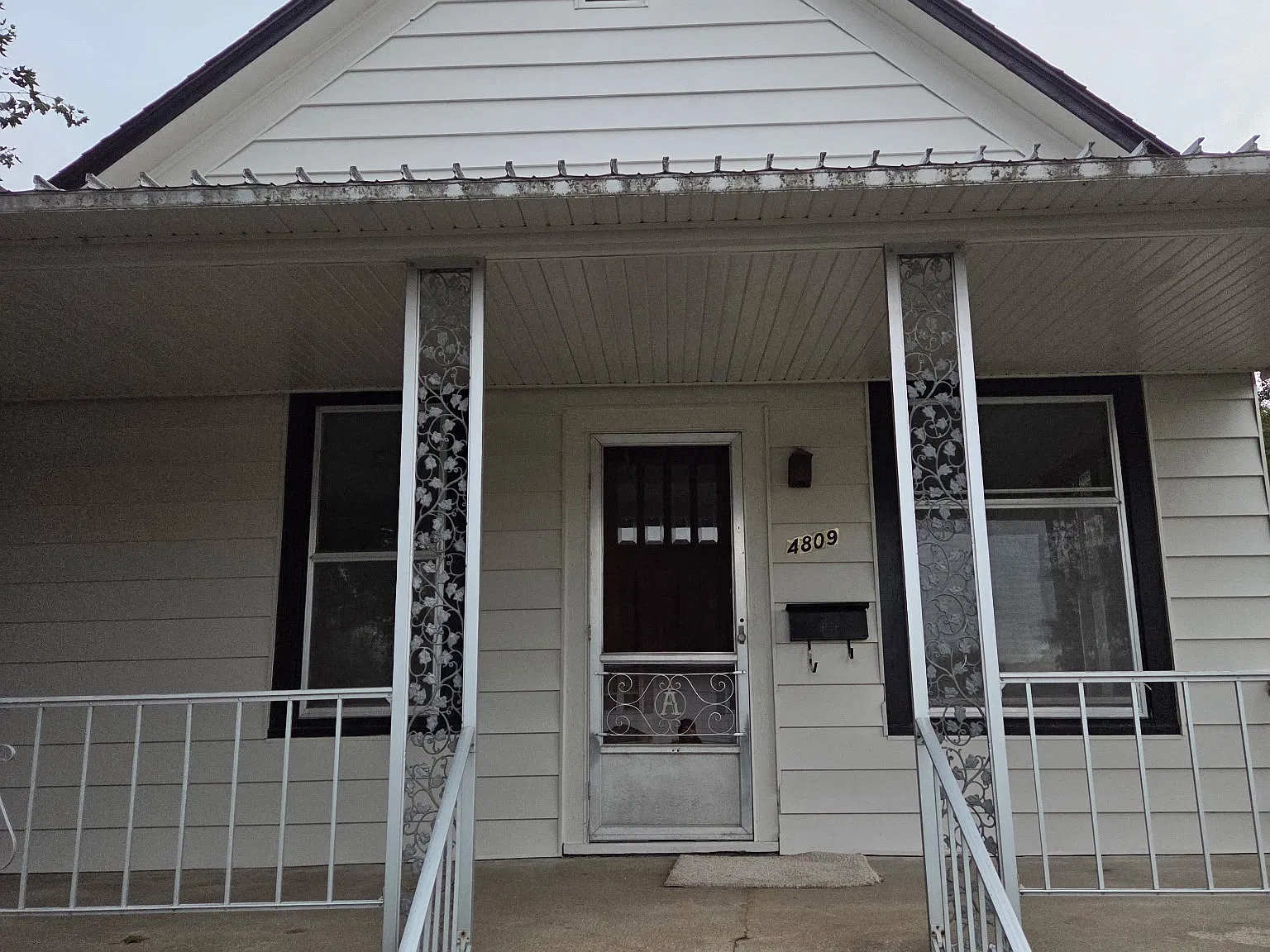 3 bed, 1054 sqft, $1,600 — Photo 2