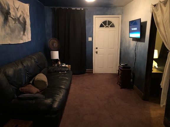 4th image of 4885 Farquhar St