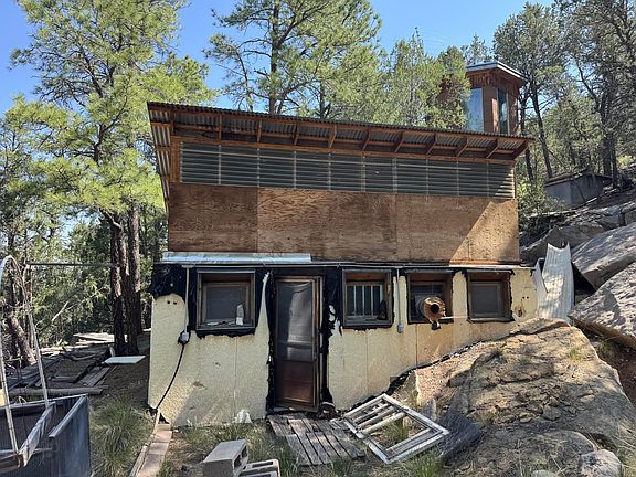 5th image of 47 Green Shadow Ln