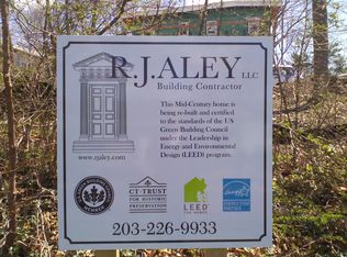 21 Splitrock Rd, Norwalk, CT 06854