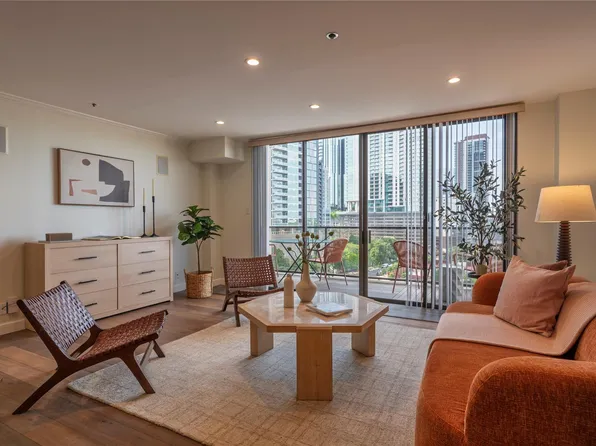 40 N Interstate Highway 35 APT 11B2, Austin, TX 78701