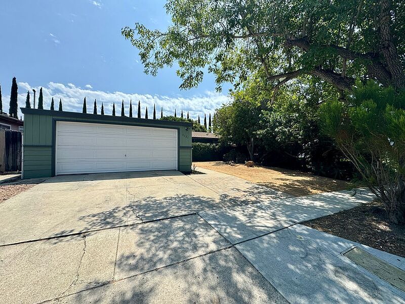 1st image of 5327 Hewlett Dr
