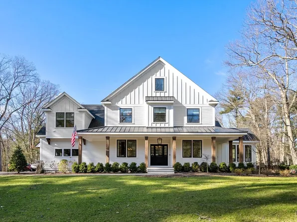 91 Centre St, Dover, MA 02030