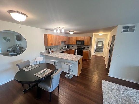 3rd image of 7500 Redwood Blvd