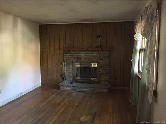 3rd image of 31 Circle Ave