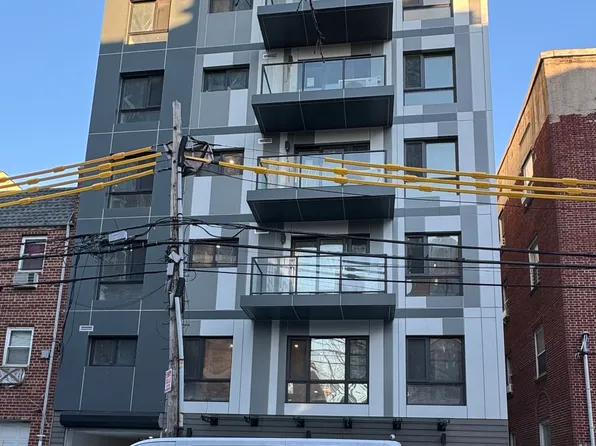 35-15 146th St #7B, Flushing, NY 11354