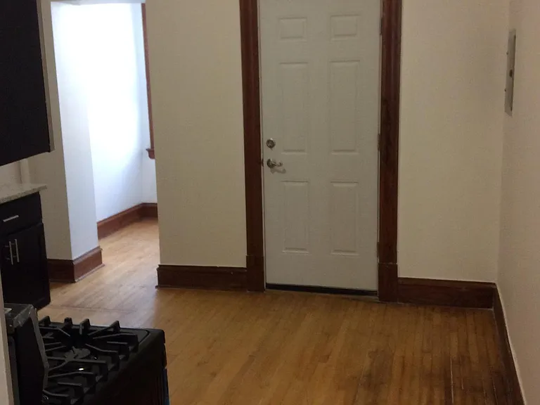 2628 W Augusta Blvd — Photo 9