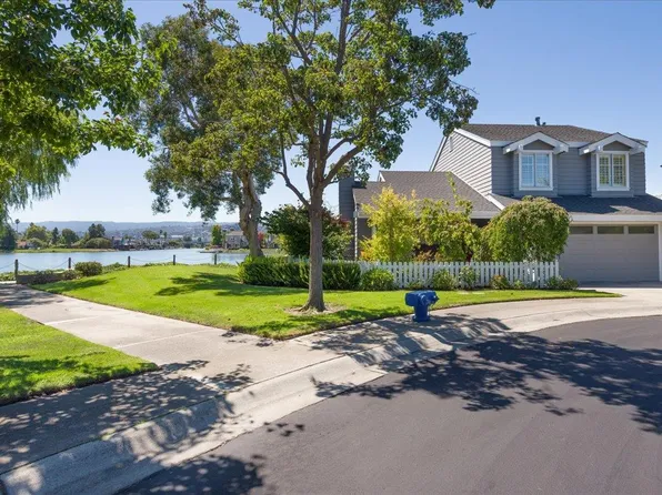 740 Newport Cir, Redwood City, CA 94065