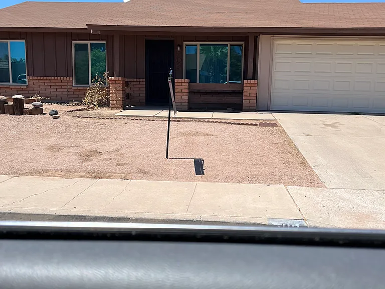 702 W Pecos Ave — Photo 1