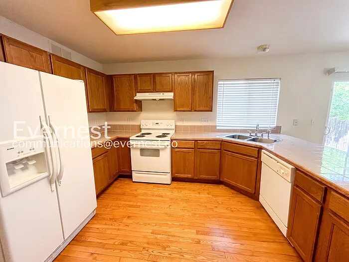 7324 Edgebrook Dr — Photo 5