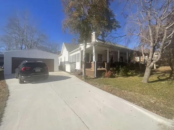 214 S Main St, Waynesboro, TN 38485
