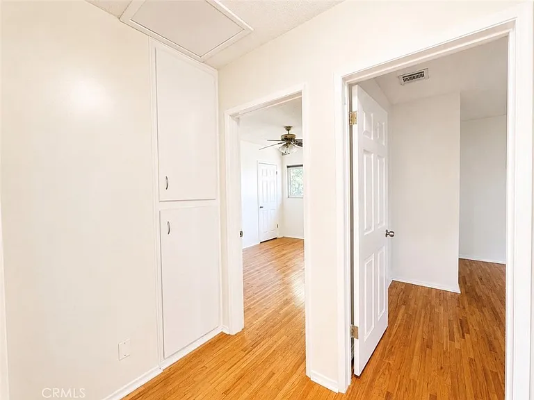 1372 W 36th St #4 — Photo 8