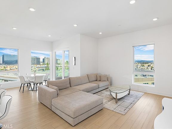 5th image of 3700 Rivington