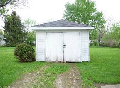 3rd image of 439 1/2 Diamond Cir