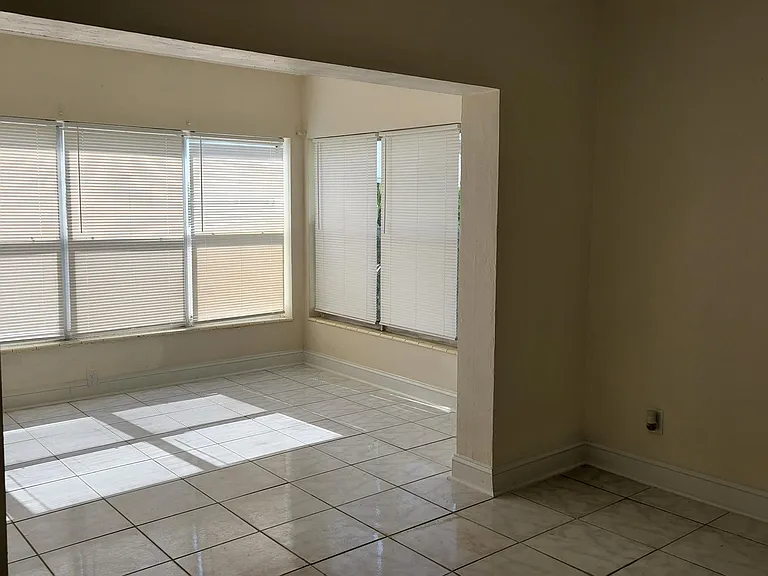 1922 Taylor St #1 — Photo 1