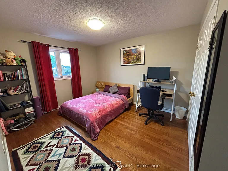 3 Tower Hill Cres — Photo 20