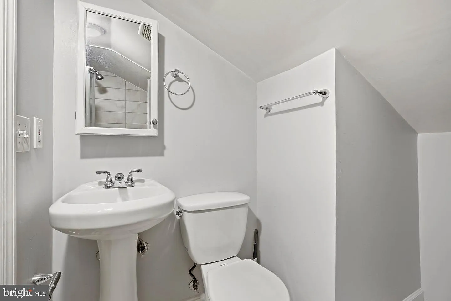 1 bed, 1.0 bath, 2000 sqft, $2,250 — Photo 3