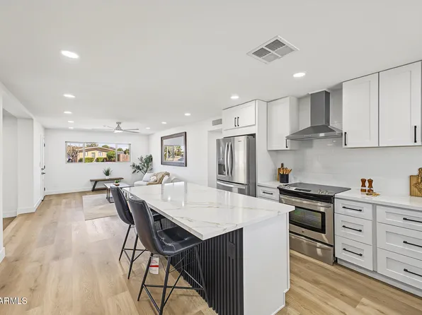 3230 W CORTEZ Avenue, Phoenix, AZ 85029