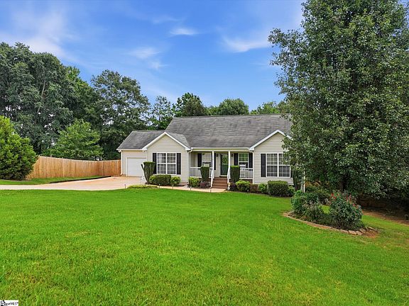 3rd image of 258 Hallmark Cir