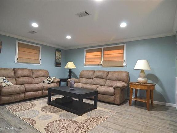 3rd image of 23 Wendy Ln