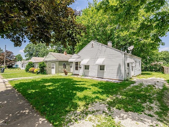 4th image of 939 Clifford Ave
