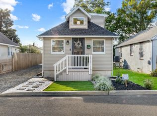 510 Narragansette Ave, Ocean Gate, NJ 08740