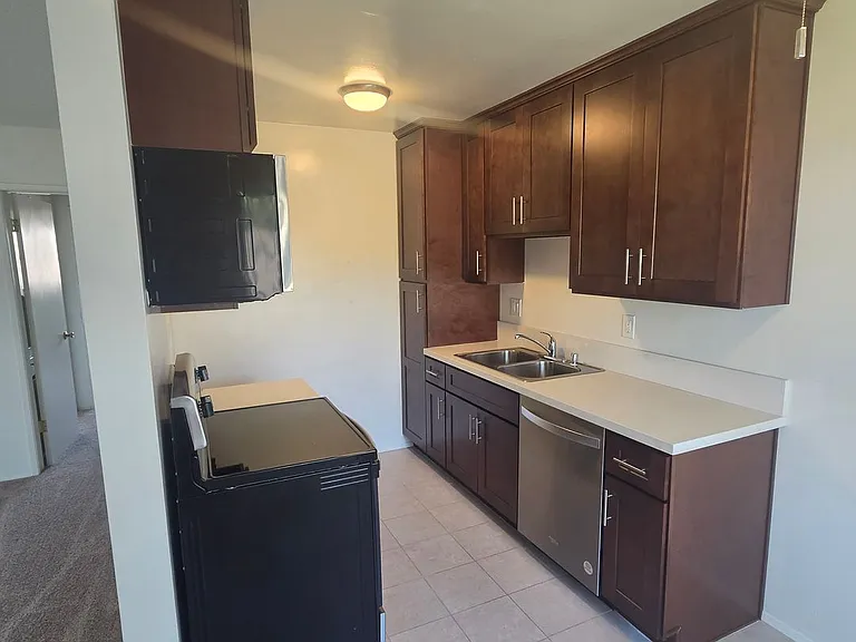 815GL — Photo 5