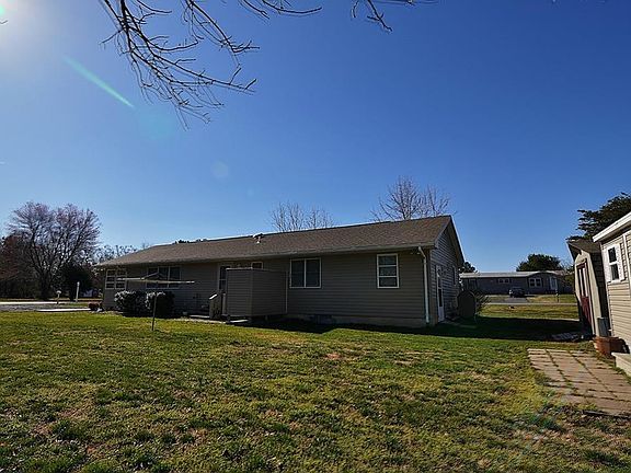 4th image of 17176 Brohawn Ave