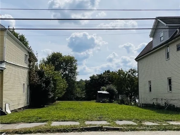 650 Addison St, Washington, PA 15301