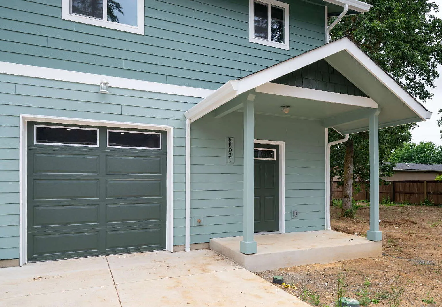 3 bed, 2.5 bath, $2,100 — Photo 1