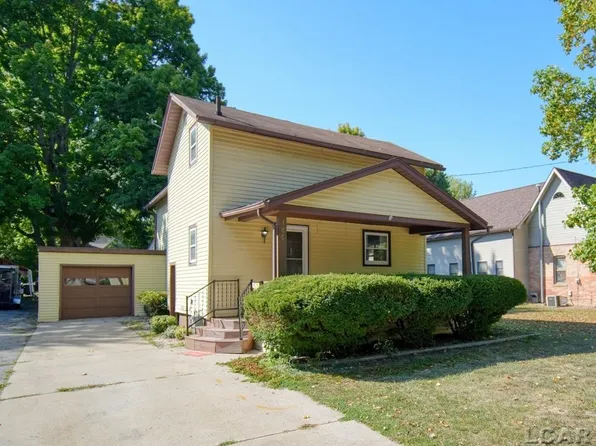 165 N McKenzie St, Adrian, MI 49221