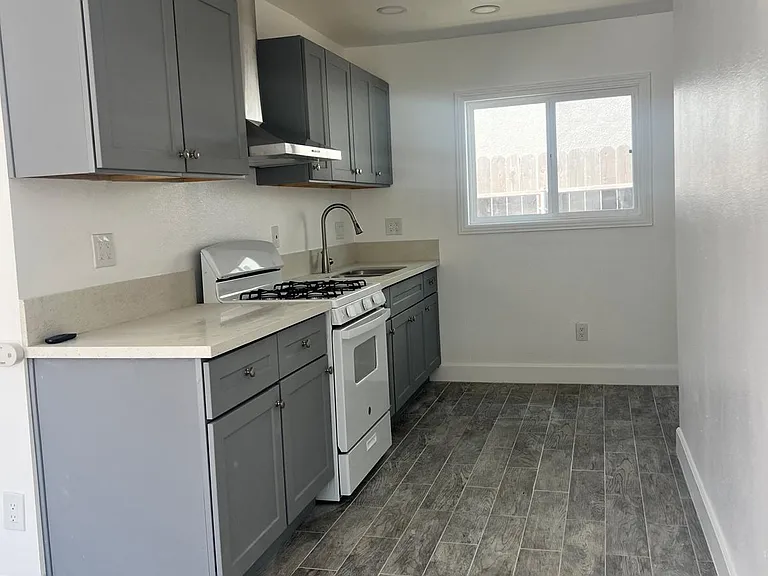 120 W 73rd St #1 — Photo 1