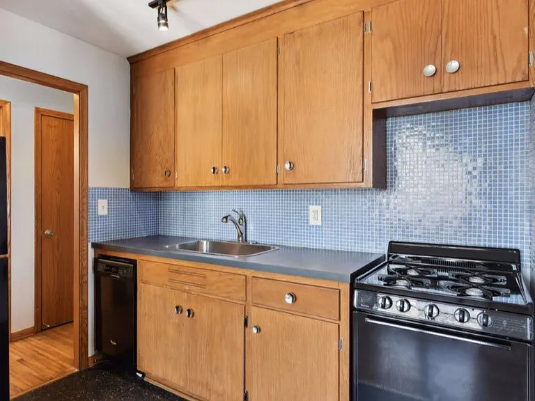 3211 Minnehaha Ave — Photo 5