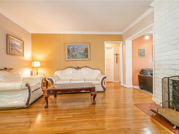 3rd image of 8960 Gladbeck Ave